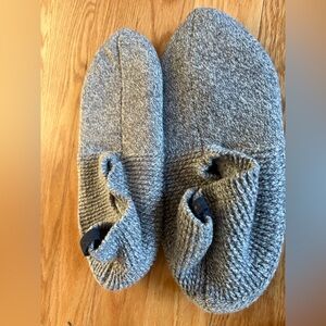 Bombas Gray Men’s Cozy Knit Nonslip Gripper Slippers XL 13-15